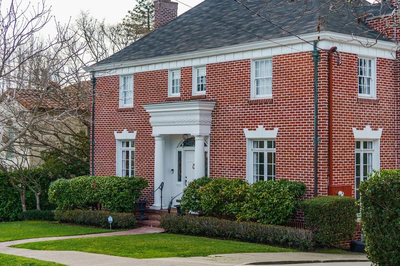 Classical Colonial custom home Northern Virginia