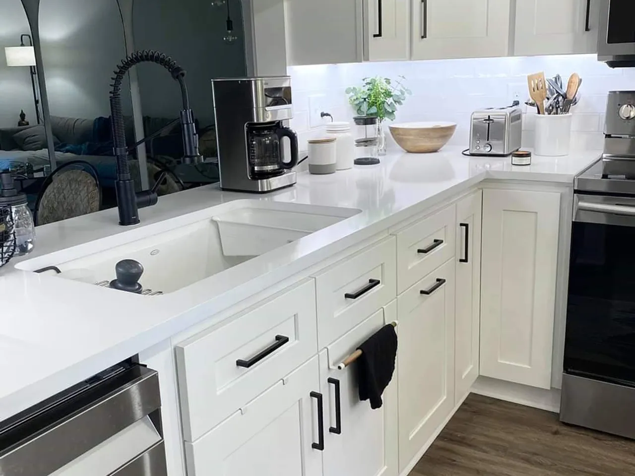 White Shaker Farmhouse Kitchen — Modern Farmhouse kitchen remodel — after