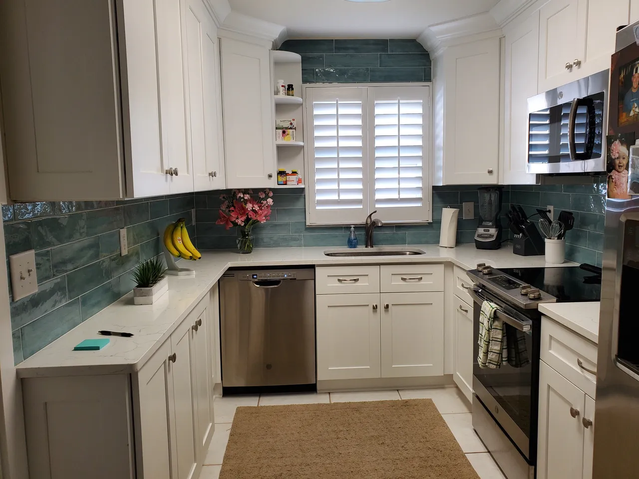 U-Shaped White Shaker Kitchen — Transitional kitchen remodel — after